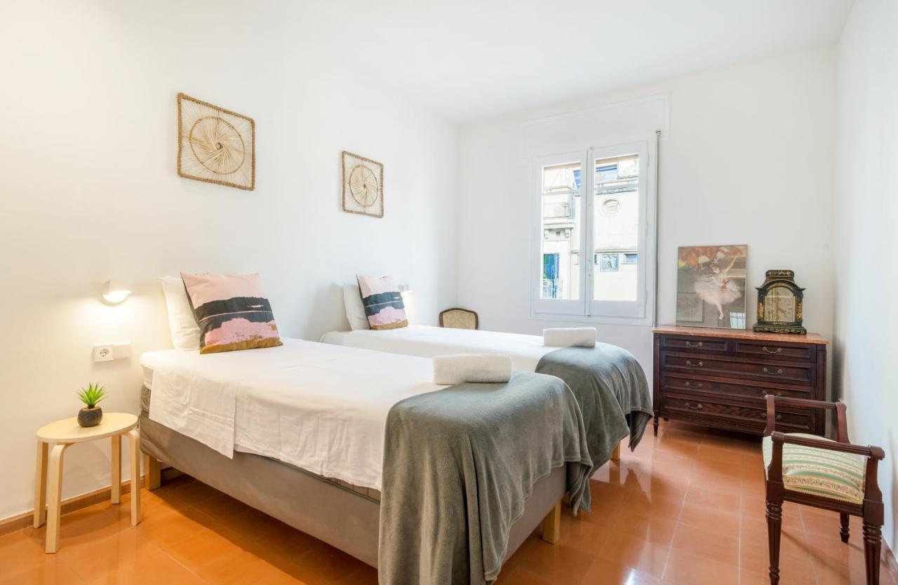 New Top Floor Apt With A Lot Of Light & Aircon Gérone Extérieur photo