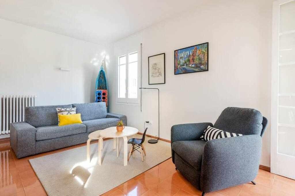 New Top Floor Apt With A Lot Of Light & Aircon Gérone Extérieur photo
